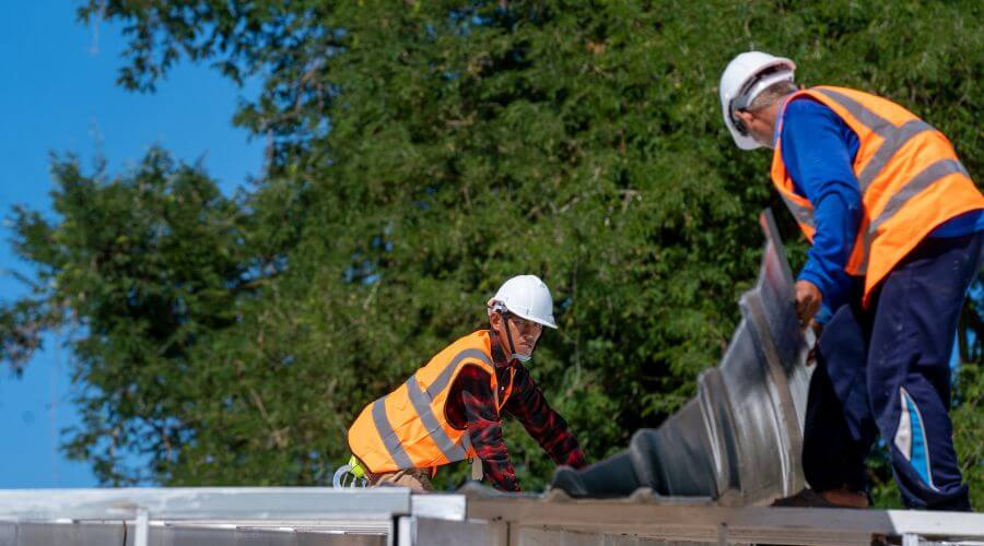 Professional residential roofers in Laura, OH